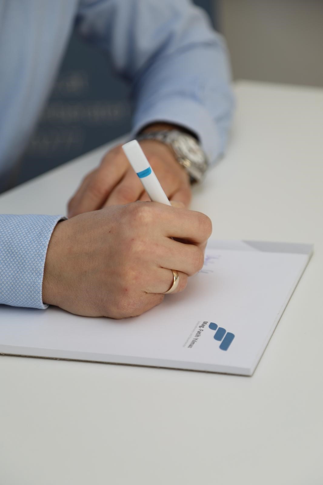 Pen writing